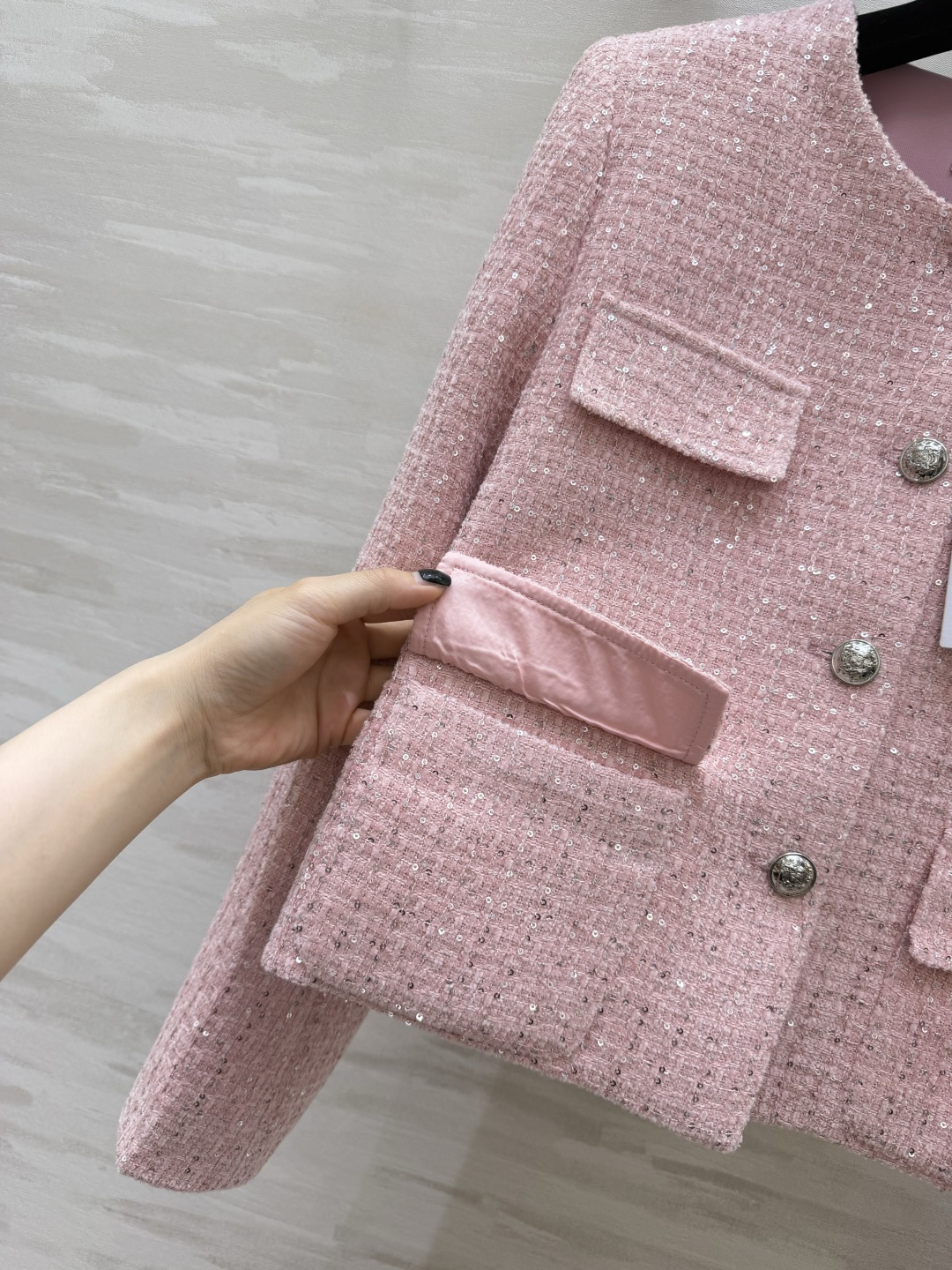 #CELIN♡²⁶樱花粉亮片粗花呢外套 甜妹本命战袍！把浪漫穿在身上 温柔到发光 定制樱花粉混彩粗花呢 