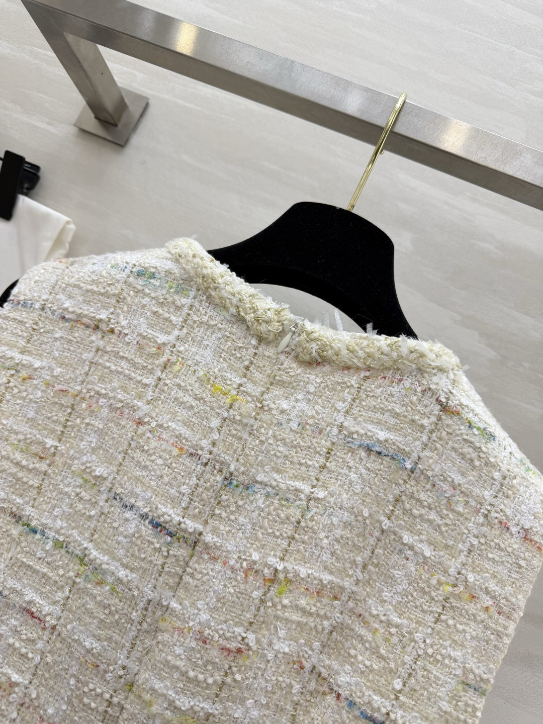 ▫️CHANE♡²⁶｜彩线粗花呢无袖连衣裙▫️米白彩线，温柔显贵▫️经典小香风，永不过时▫️A字版型，藏