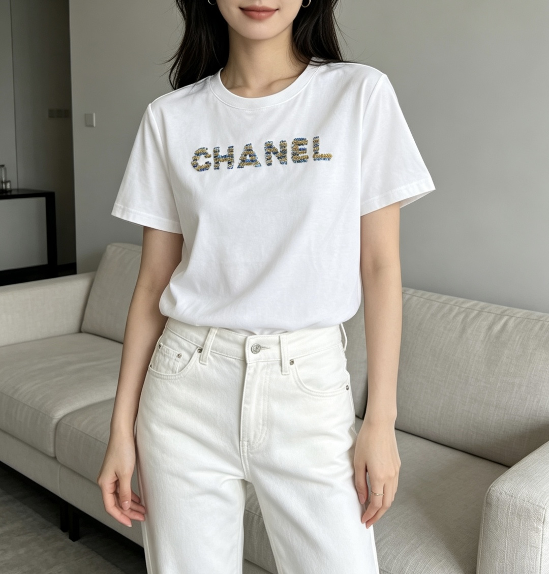 ▫️CHANE♡²⁶｜珠绣T恤▫️White / Pink 双色入▫️手工珠绣，精致细节拉满▫️宽松显瘦