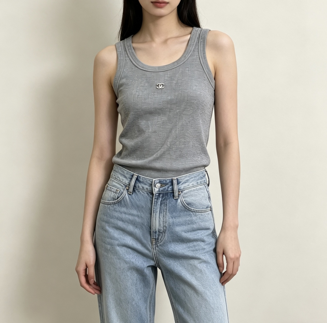 #Chane♡²⁶ss背心｜衣柜里的永不过时款 白/灰/黑三色全齐 把高级感焊在身上！软糯坑条棉 标志性