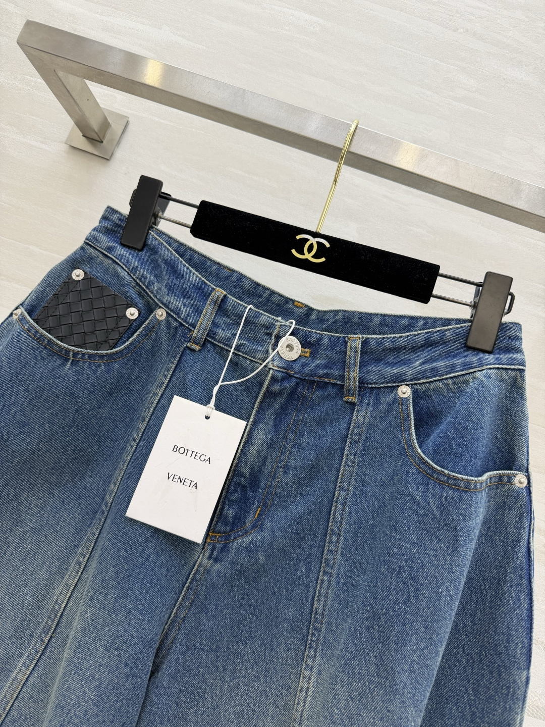 #Bottega Venet♡²⁶编织标气球牛仔裤｜做旧水洗蓝太有复古那味儿了！标志性编织皮标 低调又显