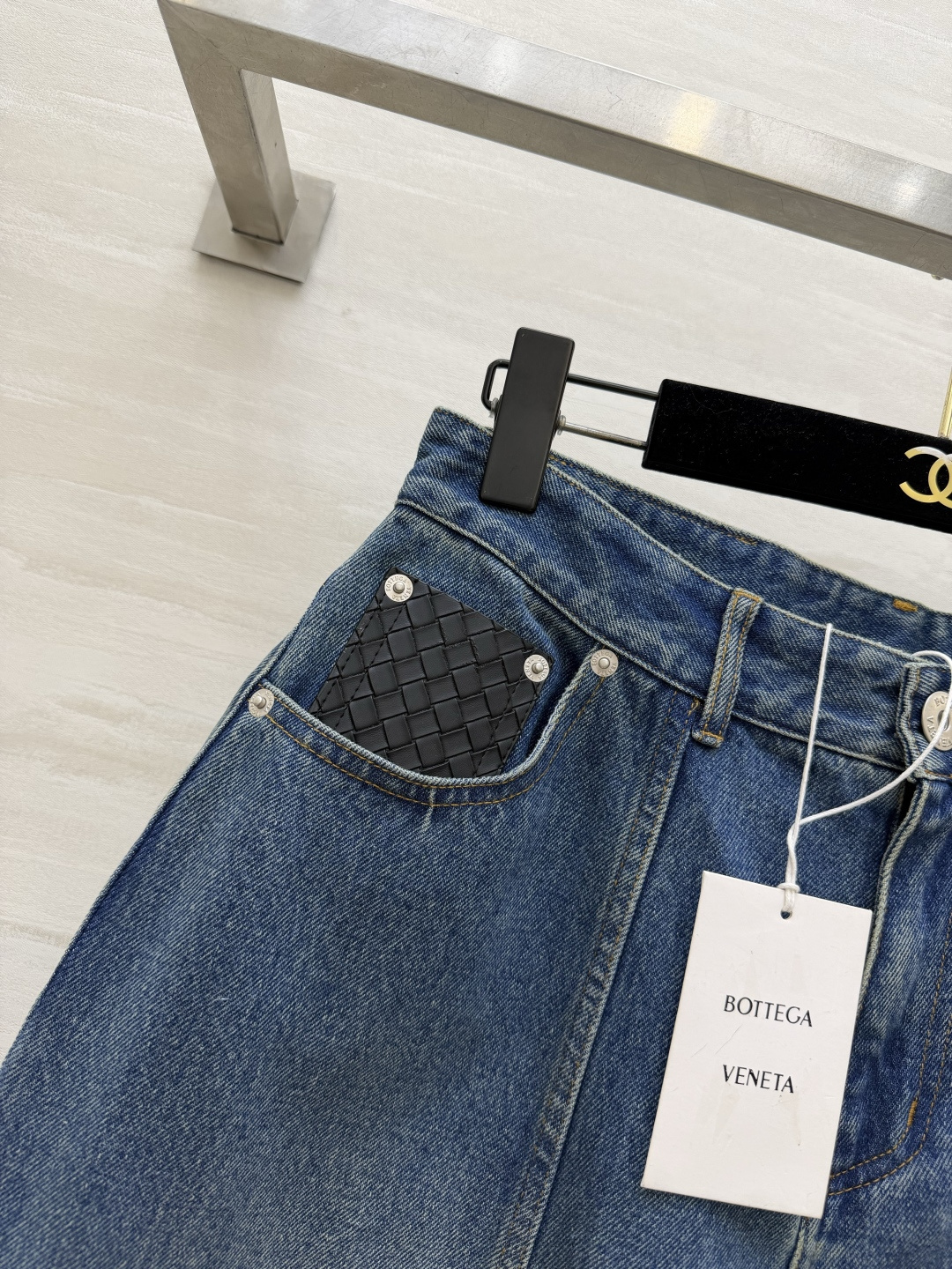 #Bottega Venet♡²⁶编织标气球牛仔裤｜做旧水洗蓝太有复古那味儿了！标志性编织皮标 低调又显