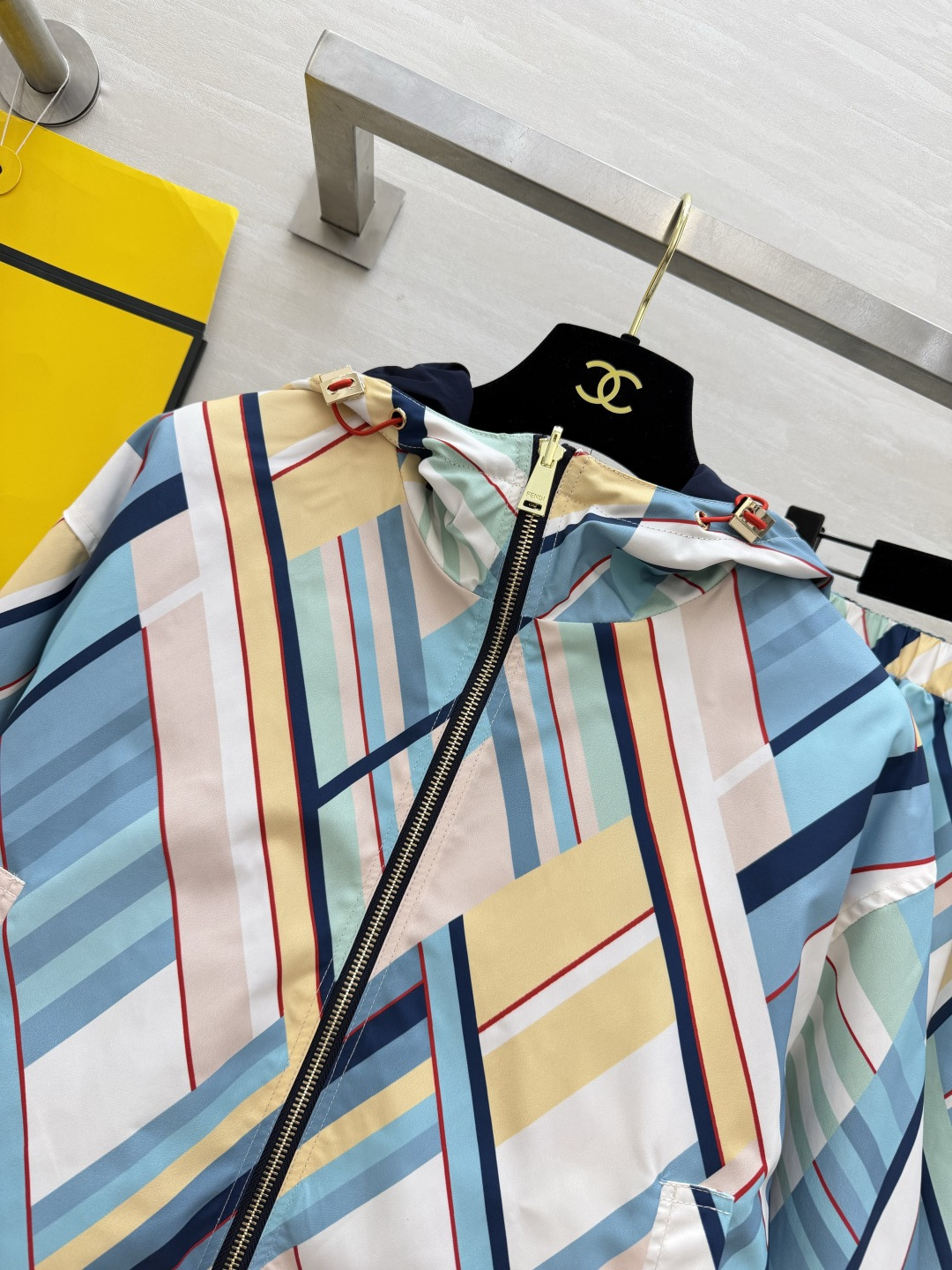 #Fend♡²⁶ss 双面穿几何纹休闲套装一衣两穿，解锁N种风格✨短款显高，高腰显瘦！防晒透气，春夏刚需