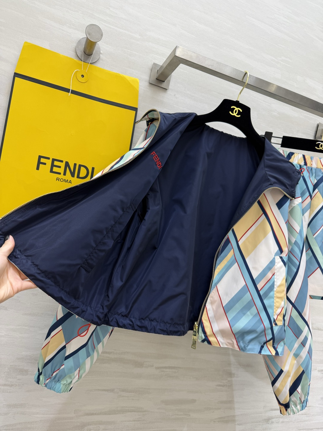 #Fend♡²⁶ss 双面穿几何纹休闲套装一衣两穿，解锁N种风格✨短款显高，高腰显瘦！防晒透气，春夏刚需