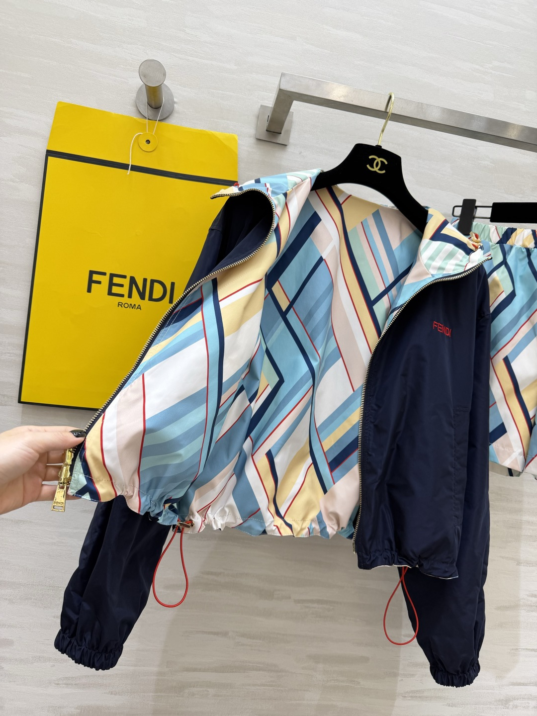 #Fend♡²⁶ss 双面穿几何纹休闲套装一衣两穿，解锁N种风格✨短款显高，高腰显瘦！防晒透气，春夏刚需