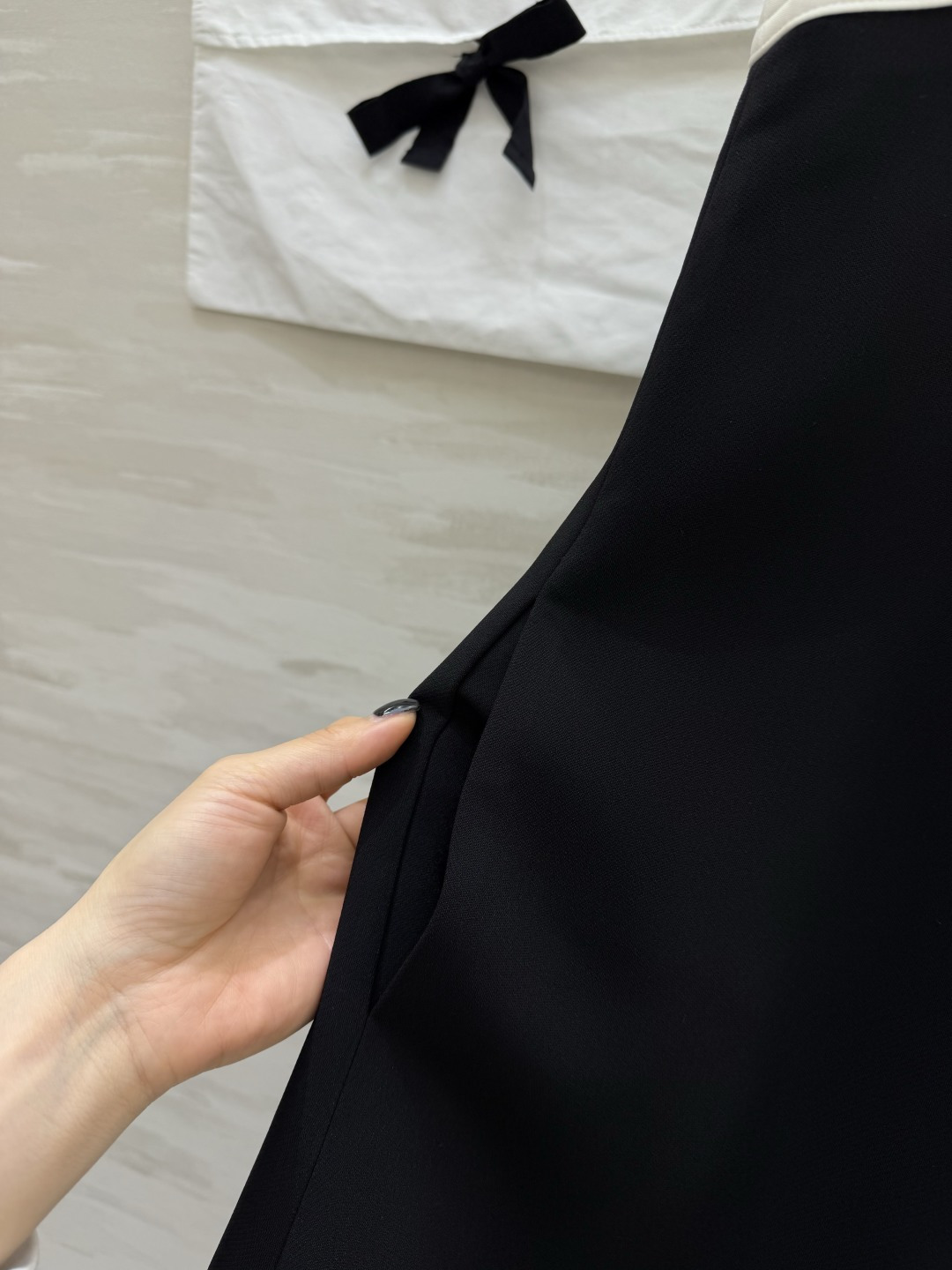 #Dio♡²⁶ss经典黑白撞色连衣裙 永不过时的黑白撞色 自带高级感滤镜 显白又显瘦 A字裙摆藏肉不挑身