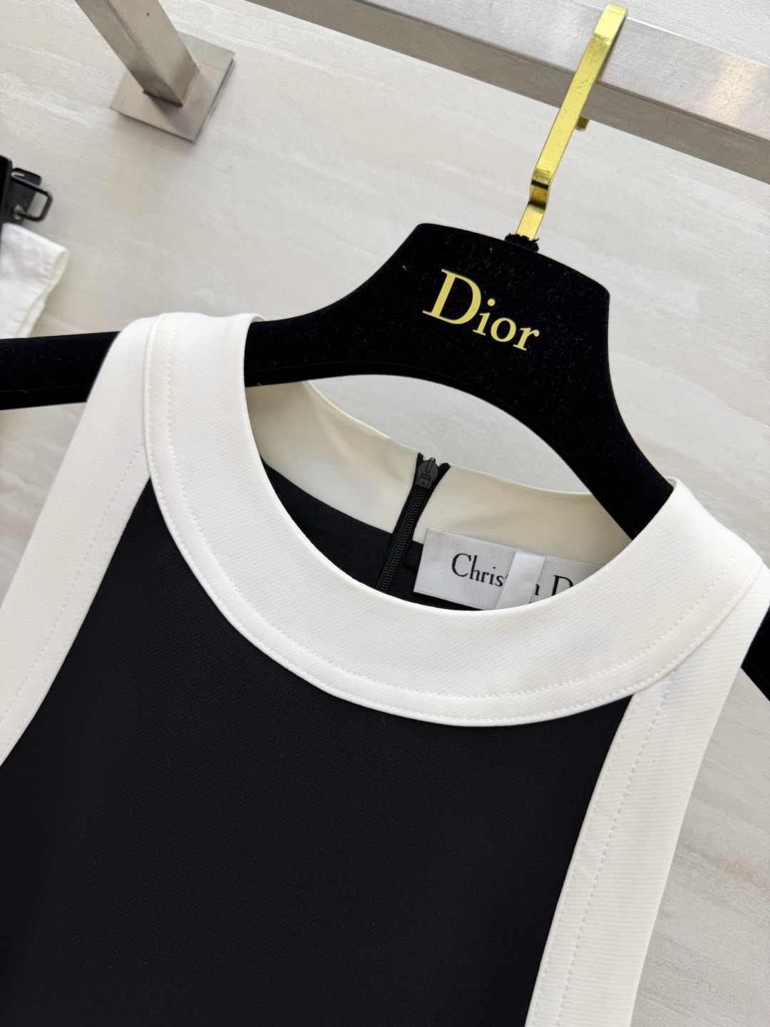 #Dio♡²⁶ss经典黑白撞色连衣裙 永不过时的黑白撞色 自带高级感滤镜 显白又显瘦 A字裙摆藏肉不挑身