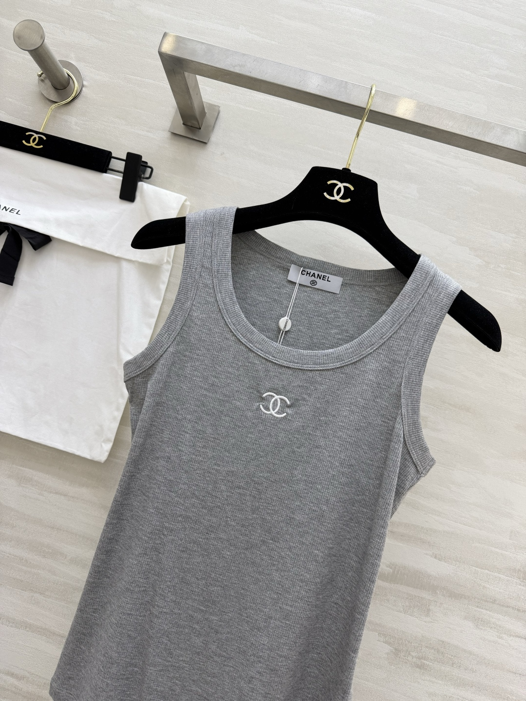 🖤🤍🤍 黑白灰控集合！经典双C | 螺纹显瘦 | 百搭王者夏天的快乐，是这件背心给的✨高品质定制 现货首