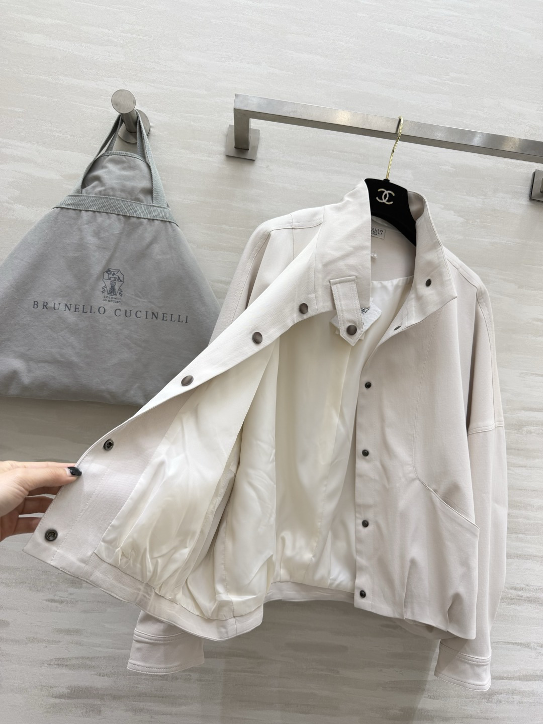 #Brunello Cucinell♡²⁶米白立领夹克外套 顶奢质感 一眼高级 立领利落大方 宽松廓形 