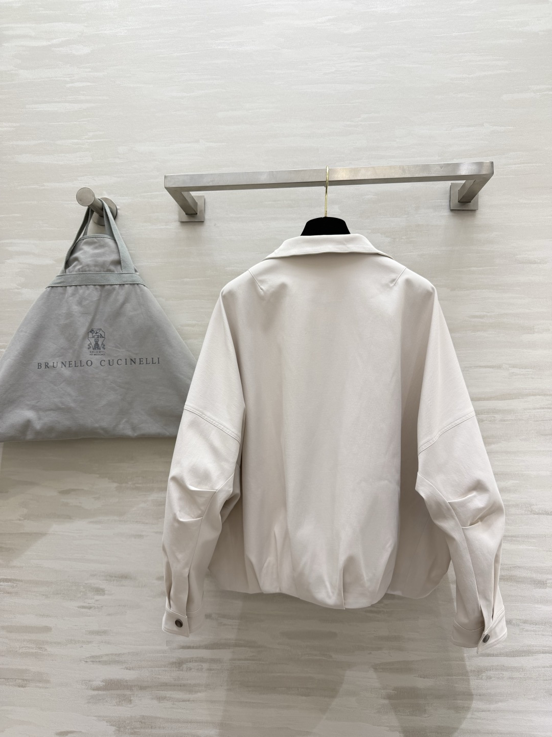 #Brunello Cucinell♡²⁶米白立领夹克外套 顶奢质感 一眼高级 立领利落大方 宽松廓形 