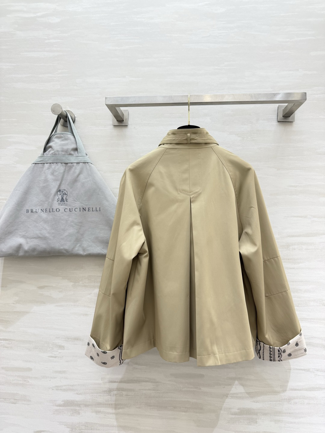 #Brunello Cucinell♡²⁶卡其色双排扣风衣 顶奢卡其色自带高级滤镜 双排扣+立领设计 英