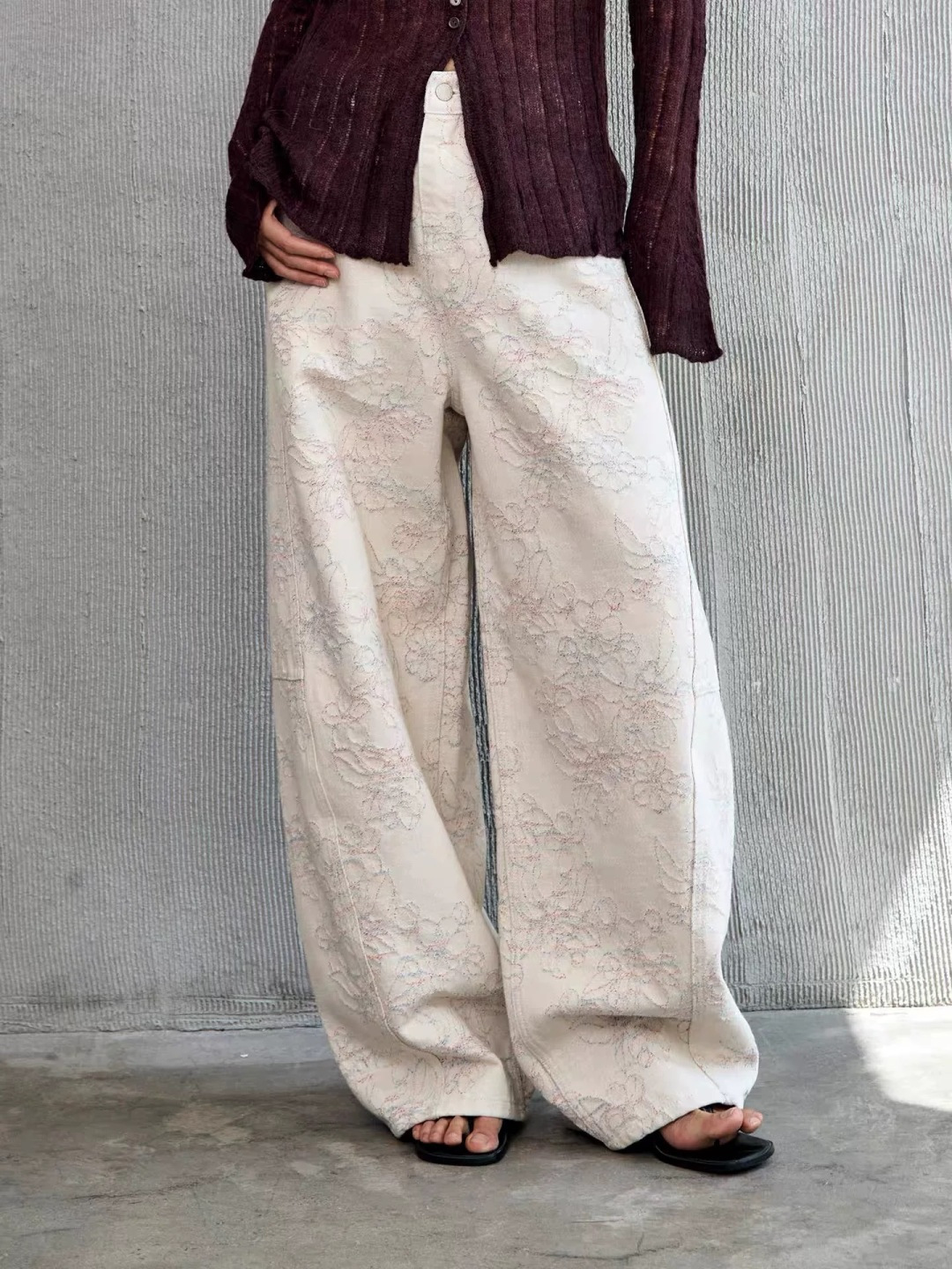 #Brunello Cucinell♡²⁶提花气球裤 把松弛感穿在身上 奶杏色底满幅花卉提花 温柔又显贵