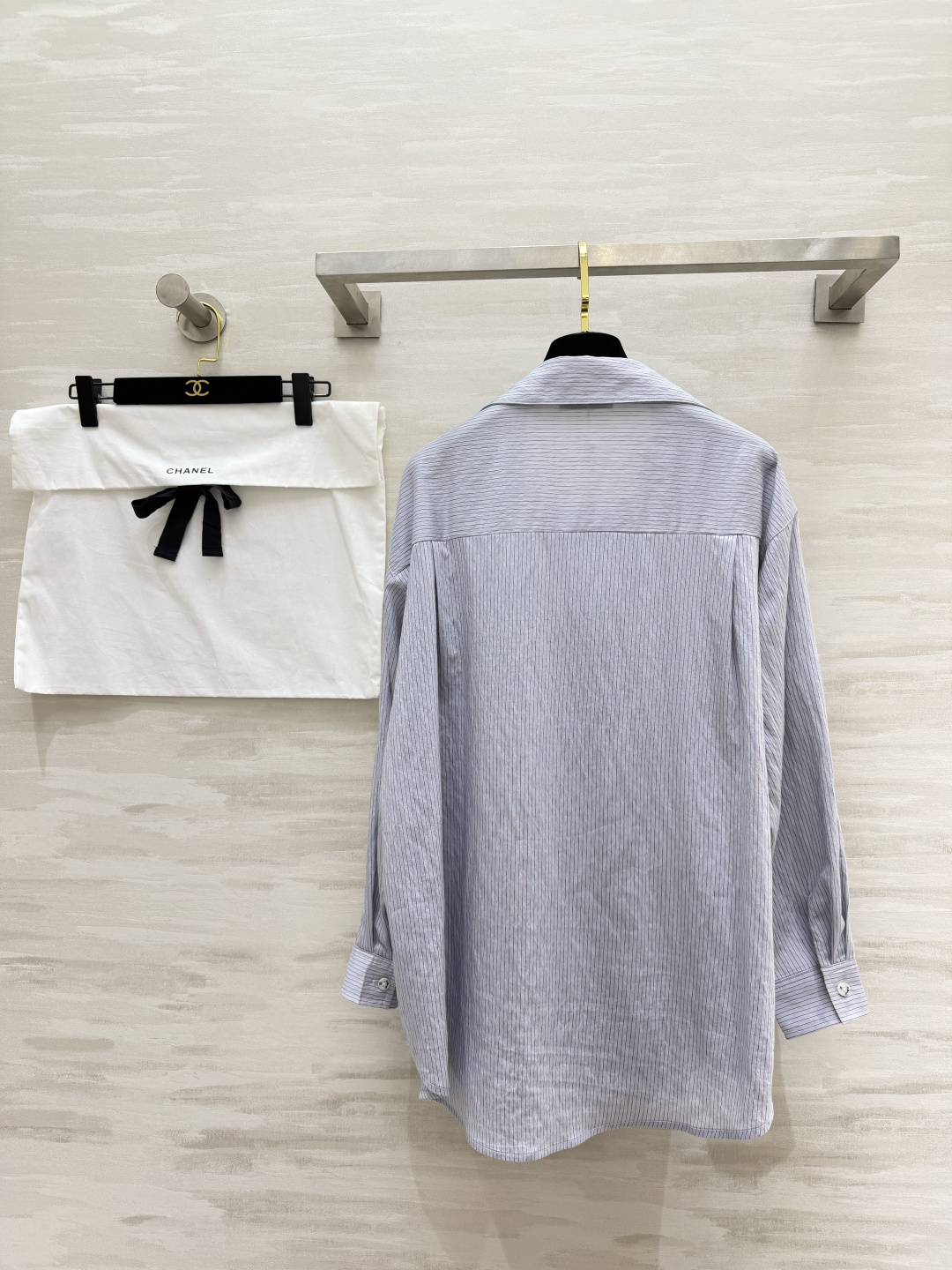 #Chane♡²⁶ss条纹衬衫｜把法式松弛感焊在身上 经典双C刺绣口袋 利落翻领 米白/浅蓝两色 都是不