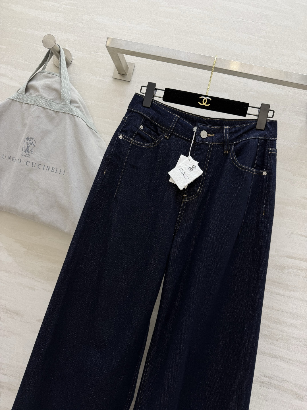 #Brunello Cucinell♡²⁶极简主义｜高级感阔腿牛仔裤 利落剪裁上身自带高级感 高腰设计兼