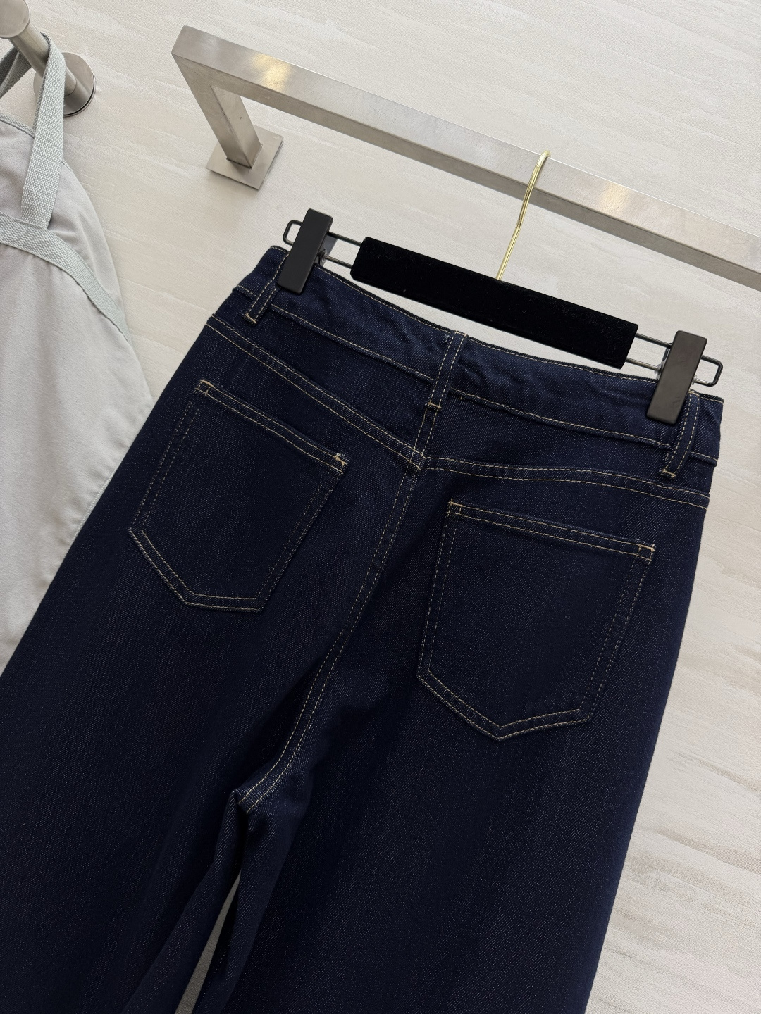 #Brunello Cucinell♡²⁶极简主义｜高级感阔腿牛仔裤 利落剪裁上身自带高级感 高腰设计兼