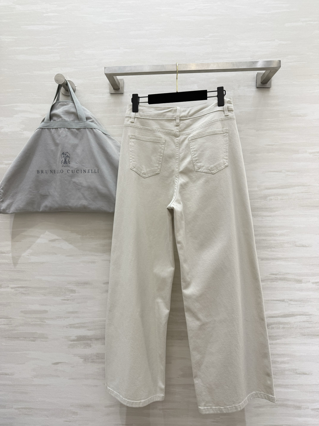 #Brunello Cucinell♡²⁶极简主义｜高级感阔腿牛仔裤 利落剪裁上身自带高级感 高腰设计兼