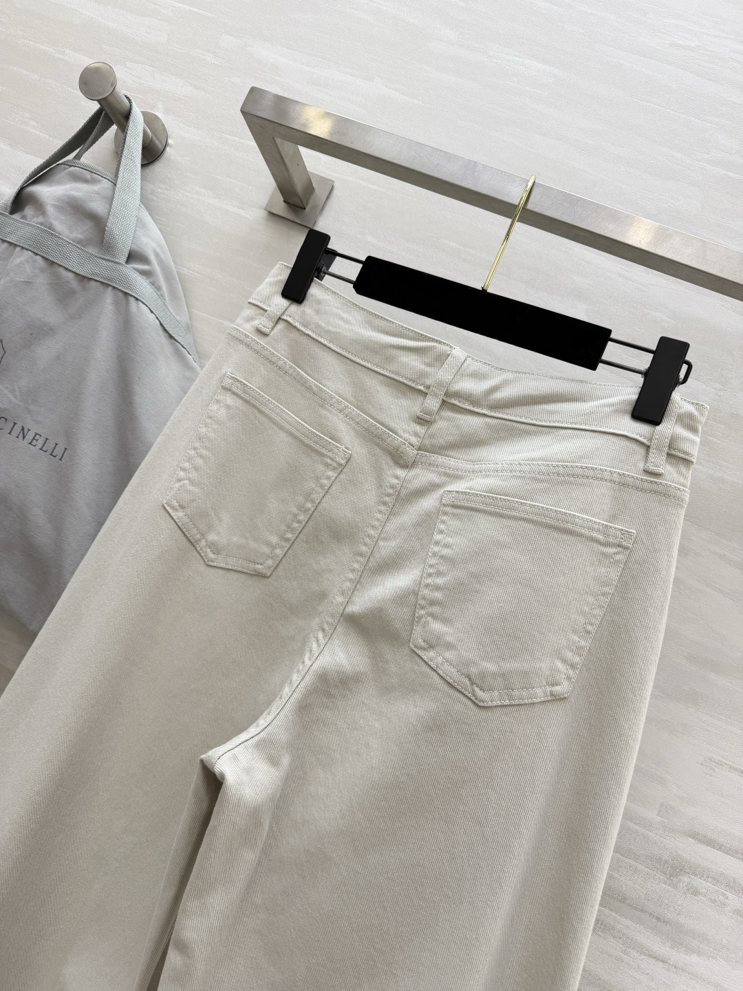 #Brunello Cucinell♡²⁶极简主义｜高级感阔腿牛仔裤 利落剪裁上身自带高级感 高腰设计兼