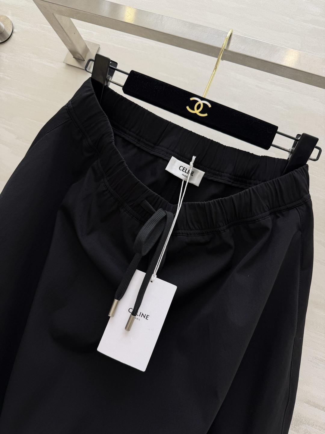 #Celin♡²⁶极简主义｜高级感A字半身裙 利落剪裁上身自带高级感 松紧腰设计 兼顾舒适与美观 白色干