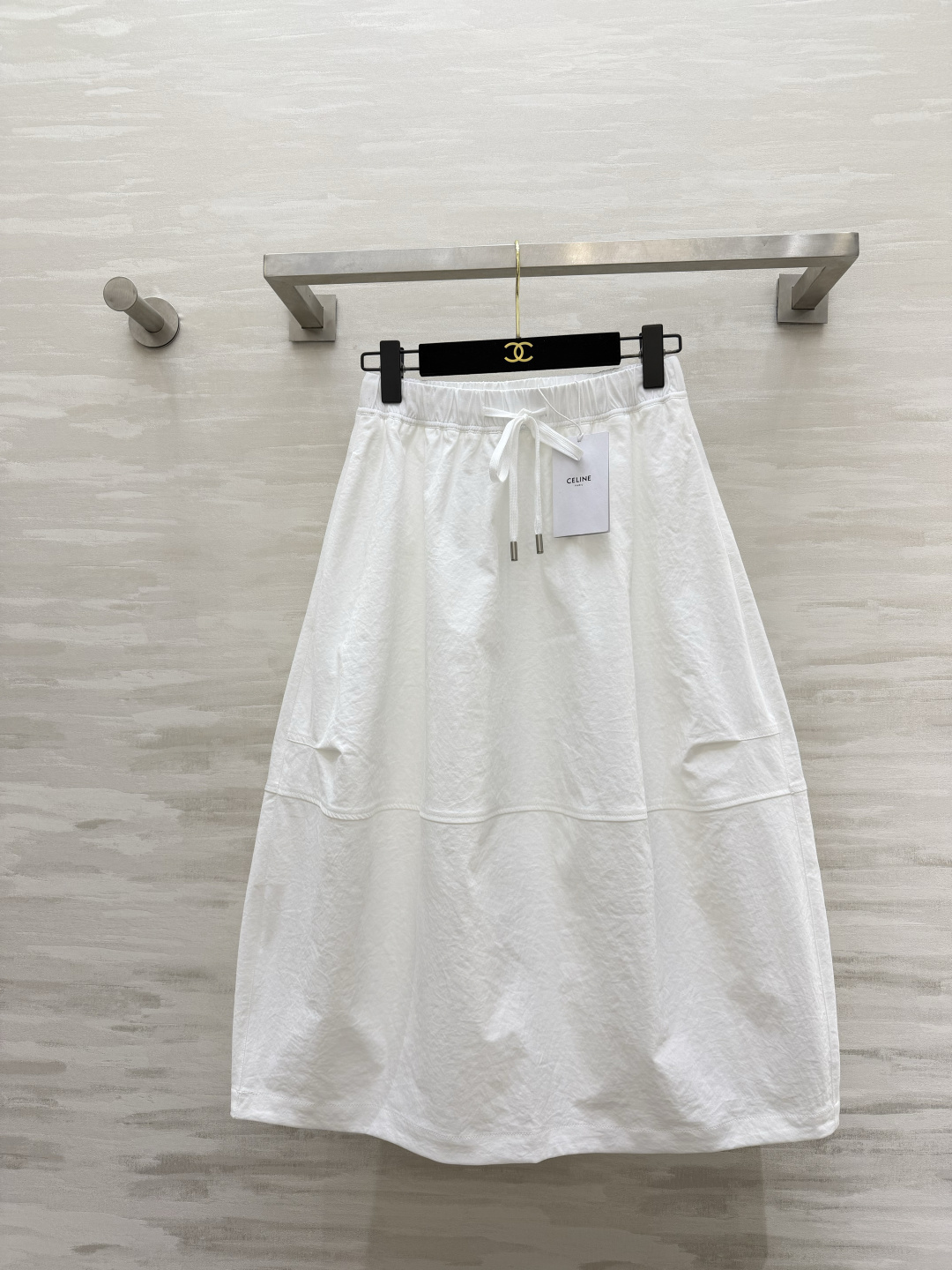 #Celin♡²⁶极简主义｜高级感A字半身裙 利落剪裁上身自带高级感 松紧腰设计 兼顾舒适与美观 白色干