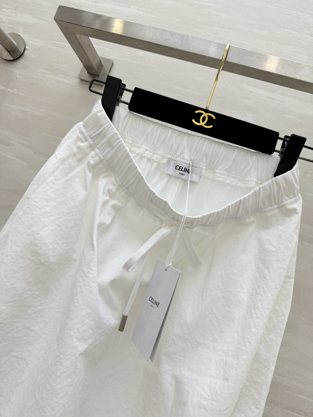 #Celin♡²⁶极简主义｜高级感A字半身裙 利落剪裁上身自带高级感 松紧腰设计 兼顾舒适与美观 白色干