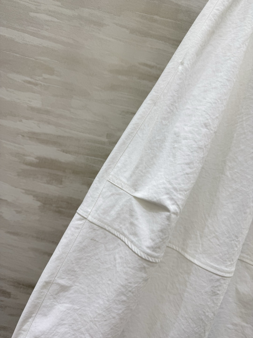 #Celin♡²⁶极简主义｜高级感A字半身裙 利落剪裁上身自带高级感 松紧腰设计 兼顾舒适与美观 白色干