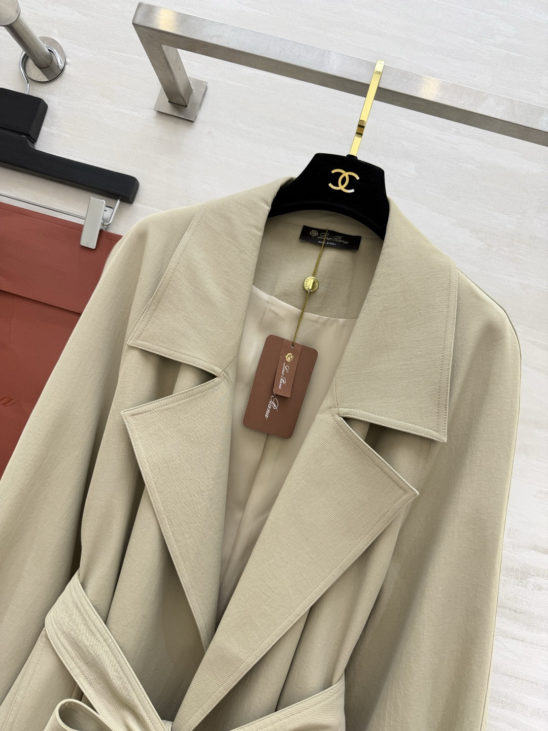 ✨Loro Pian♡²⁶高奢老钱风 风衣｜把高级感焊在身上 经典版型不挑人 轻松驾驭各种场合！奶油白清