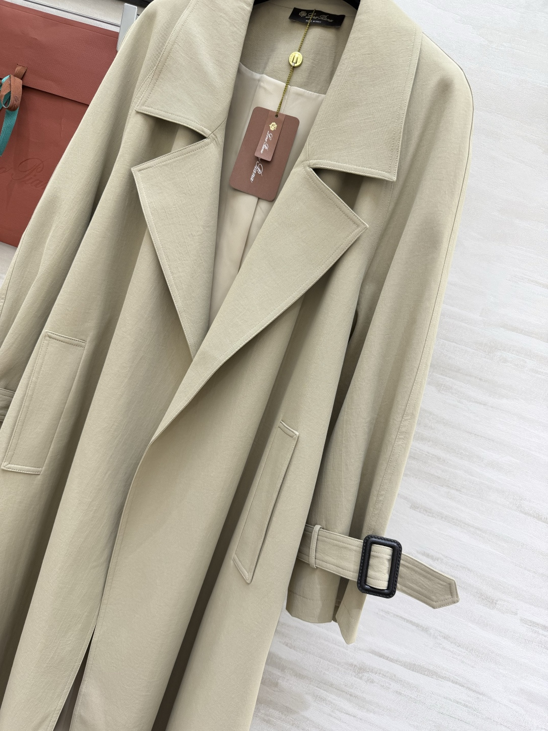 ✨Loro Pian♡²⁶高奢老钱风 风衣｜把高级感焊在身上 经典版型不挑人 轻松驾驭各种场合！奶油白清