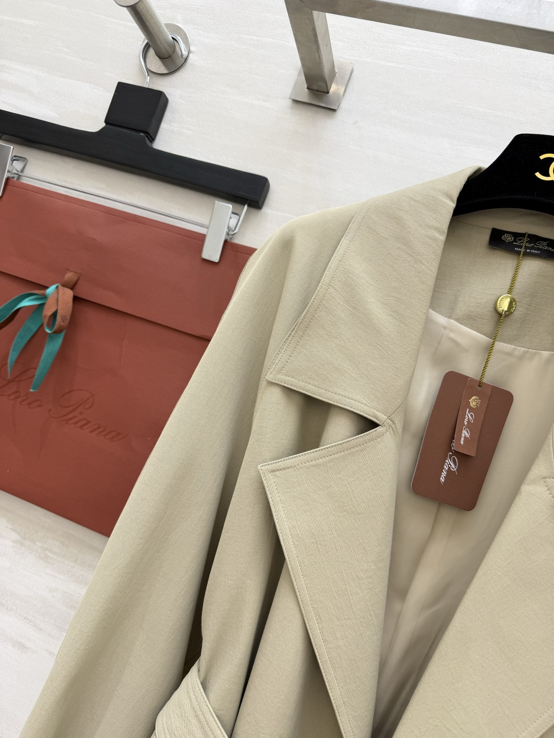 ✨Loro Pian♡²⁶高奢老钱风 风衣｜把高级感焊在身上 经典版型不挑人 轻松驾驭各种场合！奶油白清