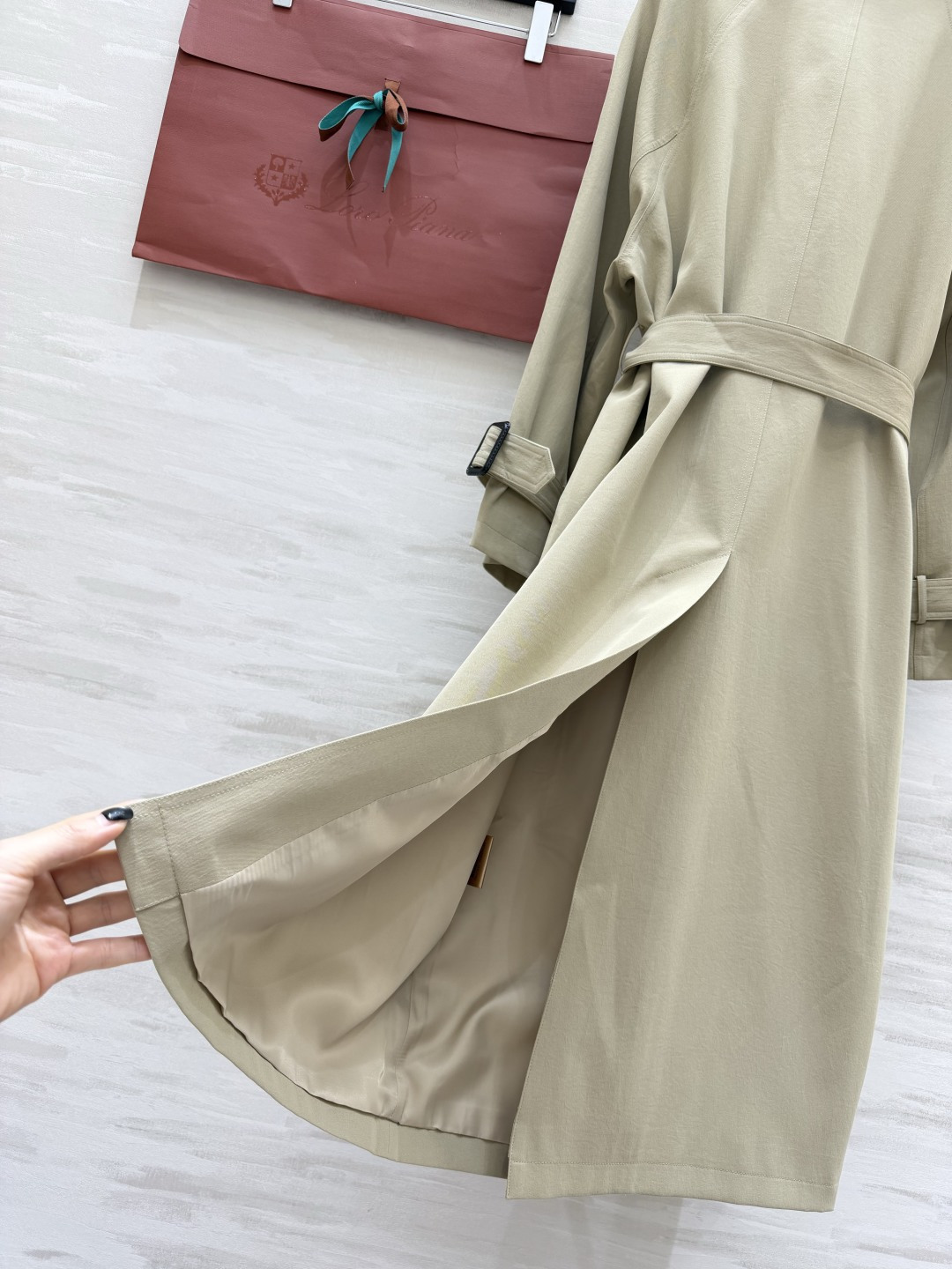 ✨Loro Pian♡²⁶高奢老钱风 风衣｜把高级感焊在身上 经典版型不挑人 轻松驾驭各种场合！奶油白清