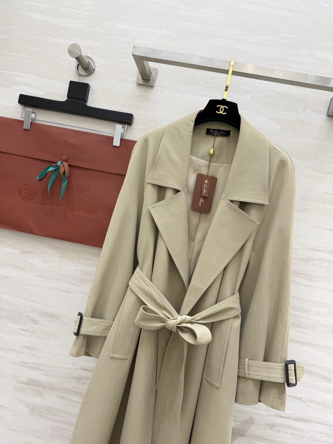 ✨Loro Pian♡²⁶高奢老钱风 风衣｜把高级感焊在身上 经典版型不挑人 轻松驾驭各种场合！奶油白清