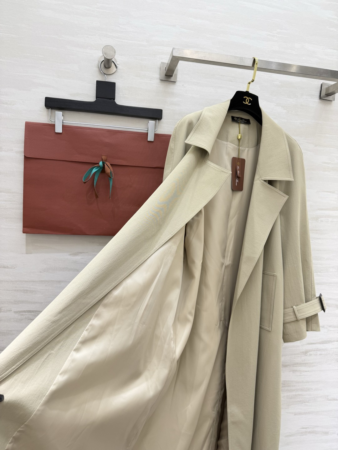 ✨Loro Pian♡²⁶高奢老钱风 风衣｜把高级感焊在身上 经典版型不挑人 轻松驾驭各种场合！奶油白清