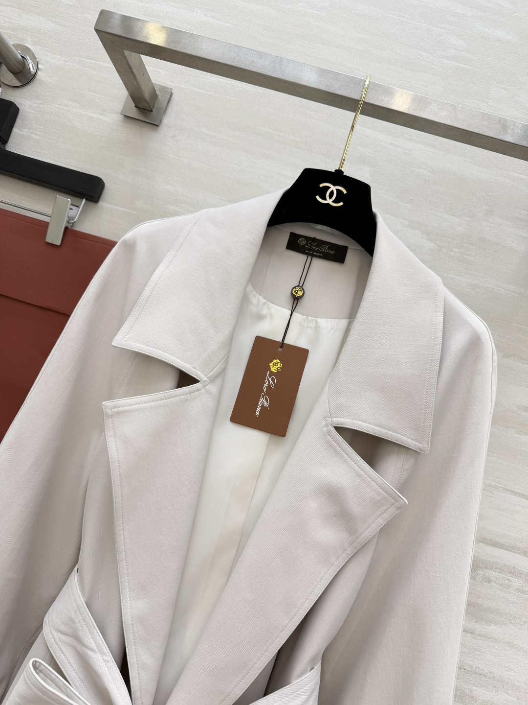 ✨Loro Pian♡²⁶高奢老钱风 风衣｜把高级感焊在身上 经典版型不挑人 轻松驾驭各种场合！奶油白清