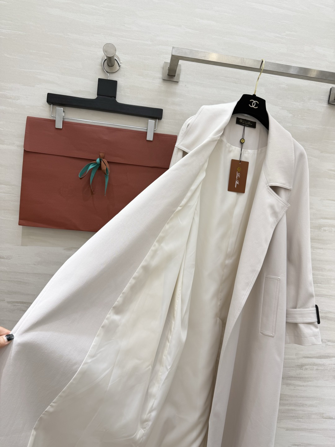 ✨Loro Pian♡²⁶高奢老钱风 风衣｜把高级感焊在身上 经典版型不挑人 轻松驾驭各种场合！奶油白清