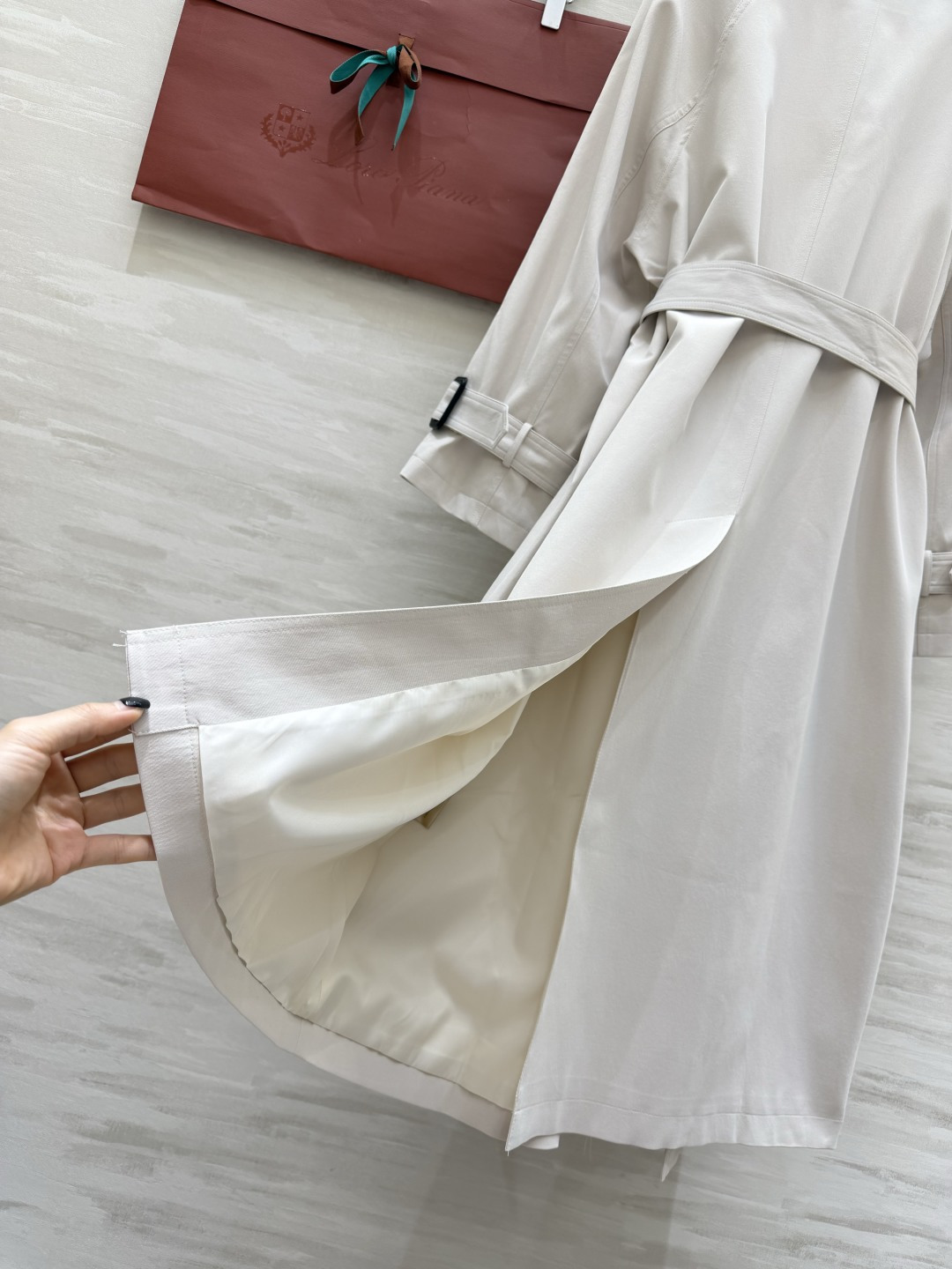 ✨Loro Pian♡²⁶高奢老钱风 风衣｜把高级感焊在身上 经典版型不挑人 轻松驾驭各种场合！奶油白清