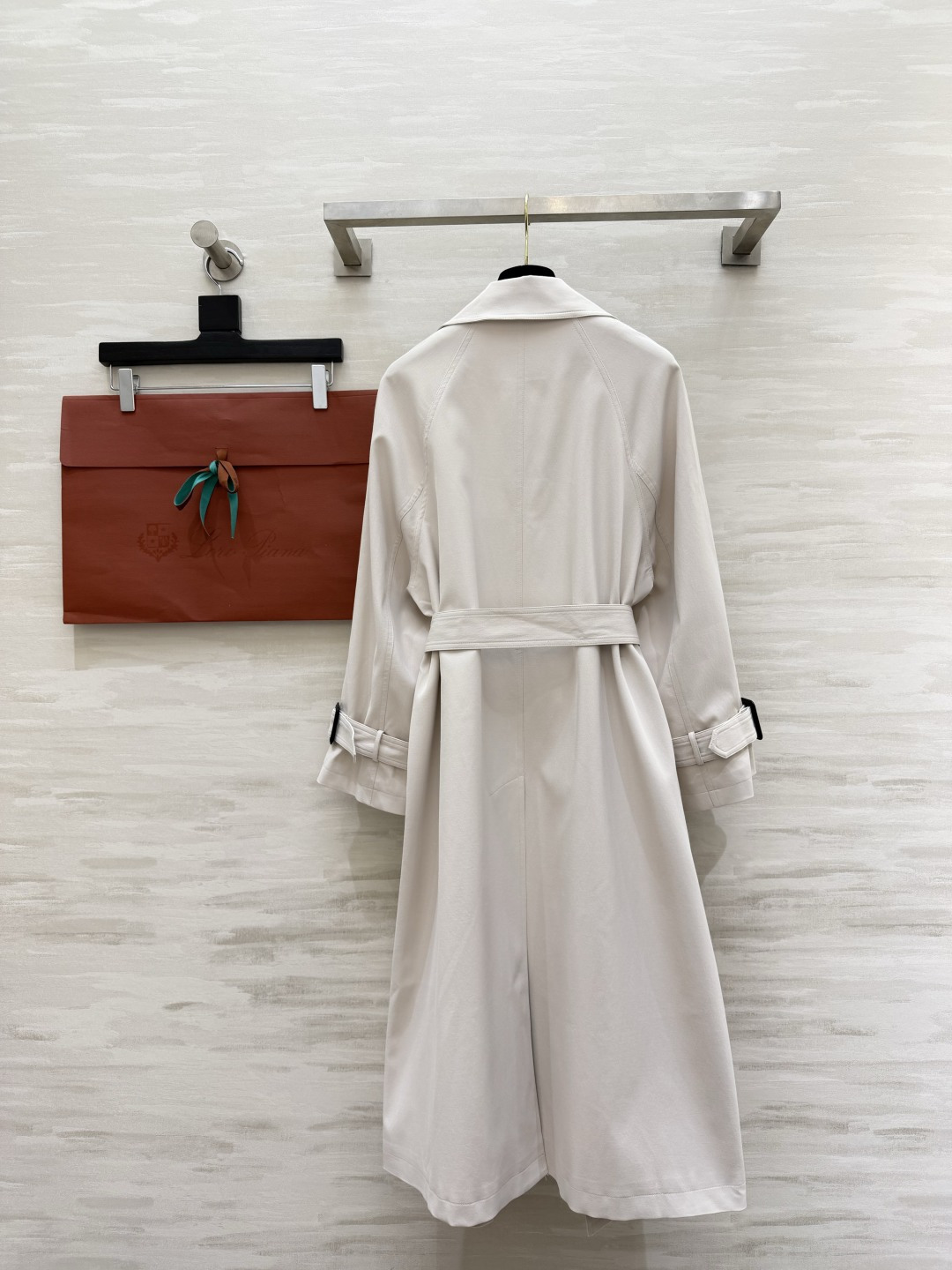 ✨Loro Pian♡²⁶高奢老钱风 风衣｜把高级感焊在身上 经典版型不挑人 轻松驾驭各种场合！奶油白清