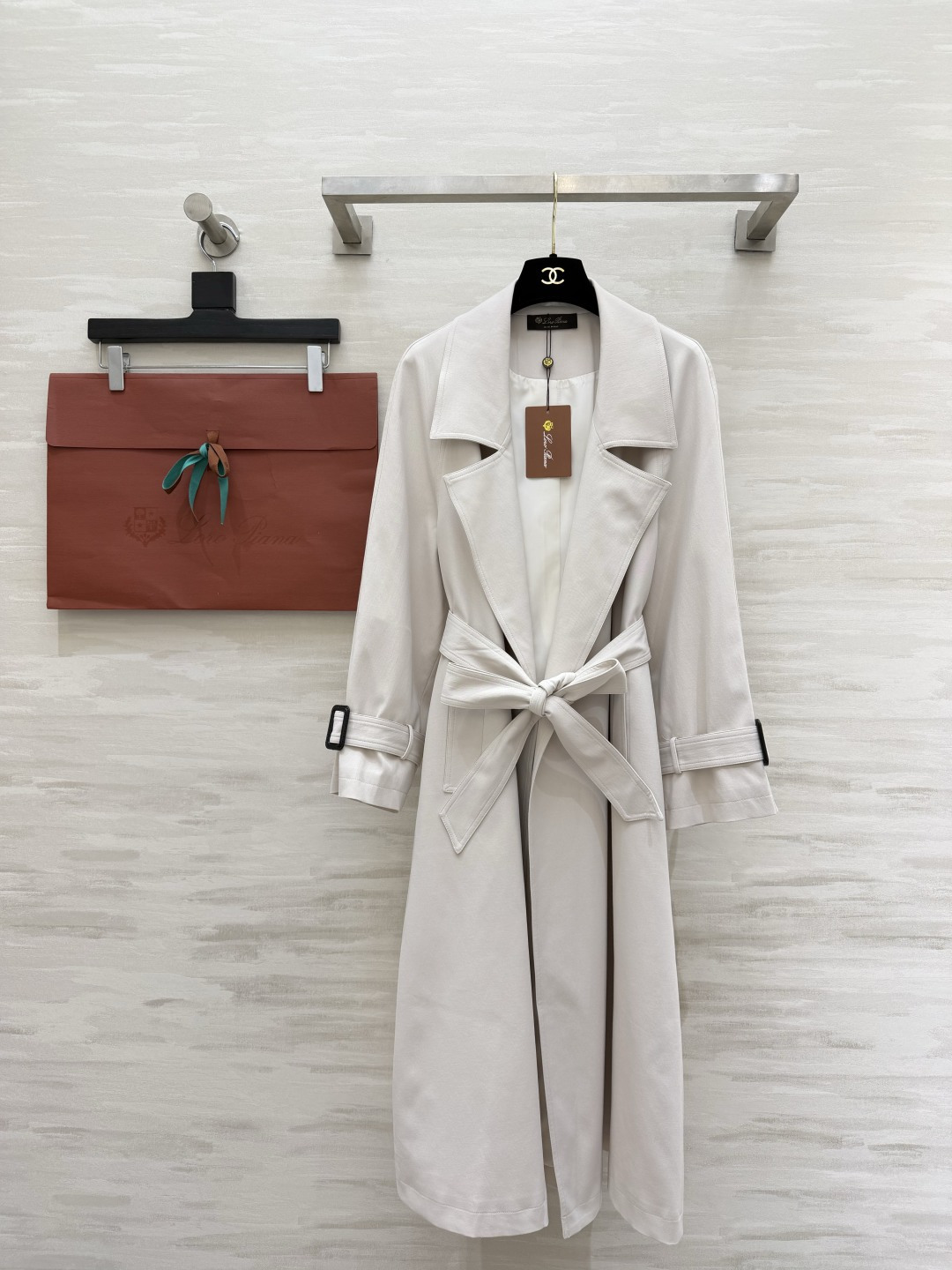 ✨Loro Pian♡²⁶高奢老钱风 风衣｜把高级感焊在身上 经典版型不挑人 轻松驾驭各种场合！奶油白清