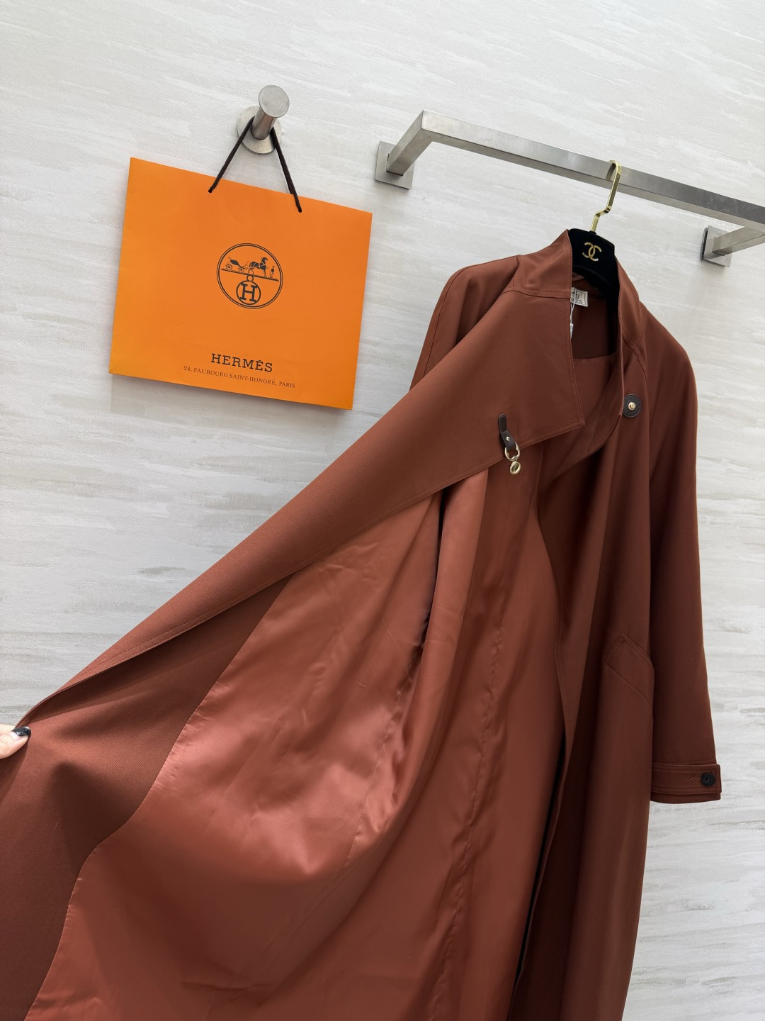 #Herme♡²⁶立领风衣 极简立领 金属扣设计 自带高级气场 灰调清冷/焦糖复古 两种风格一键切换！腰