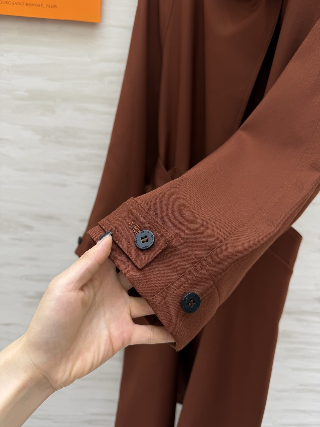 #Herme♡²⁶立领风衣 极简立领 金属扣设计 自带高级气场 灰调清冷/焦糖复古 两种风格一键切换！腰