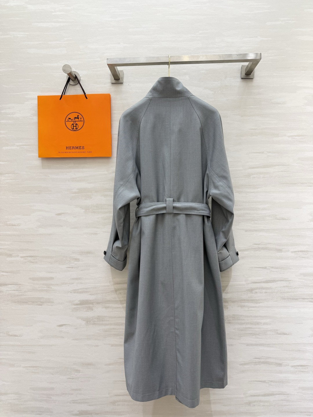 #Herme♡²⁶立领风衣 极简立领 金属扣设计 自带高级气场 灰调清冷/焦糖复古 两种风格一键切换！腰
