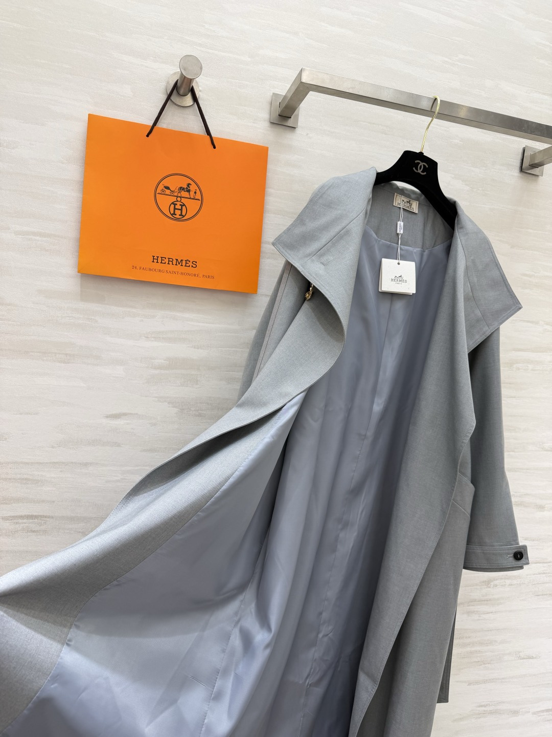 #Herme♡²⁶立领风衣 极简立领 金属扣设计 自带高级气场 灰调清冷/焦糖复古 两种风格一键切换！腰