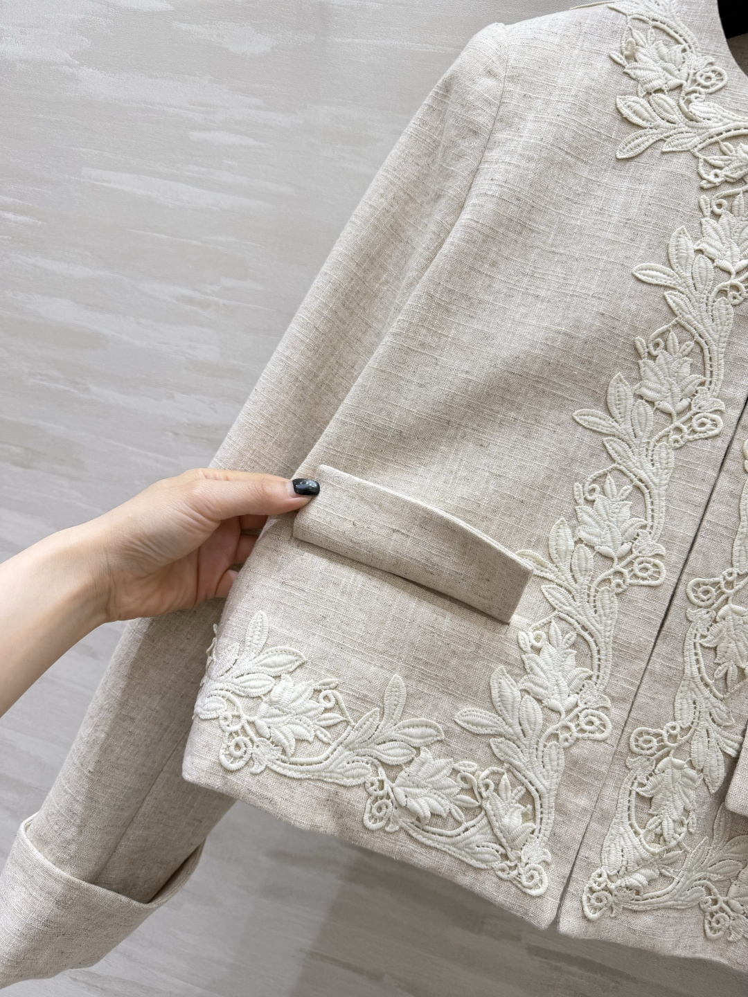 #ERMANNO SCERVIN♡²⁶重工刺绣亚麻外套 把法式优雅焊在身上 这件真的把「高级感」玩明白了