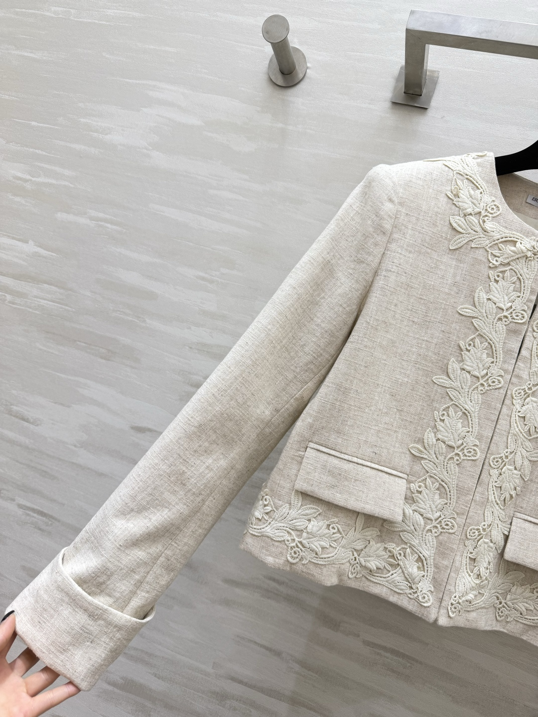 #ERMANNO SCERVIN♡²⁶重工刺绣亚麻外套 把法式优雅焊在身上 这件真的把「高级感」玩明白了