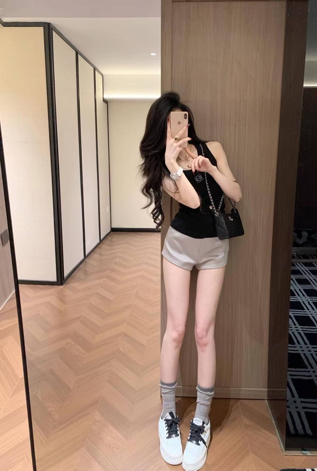 ✨Loew♡²⁶ss刺绣坑条背心 春夏穿搭的万能内搭神器 经典坑条针织面料 弹力拉满 胸口标志性Anag