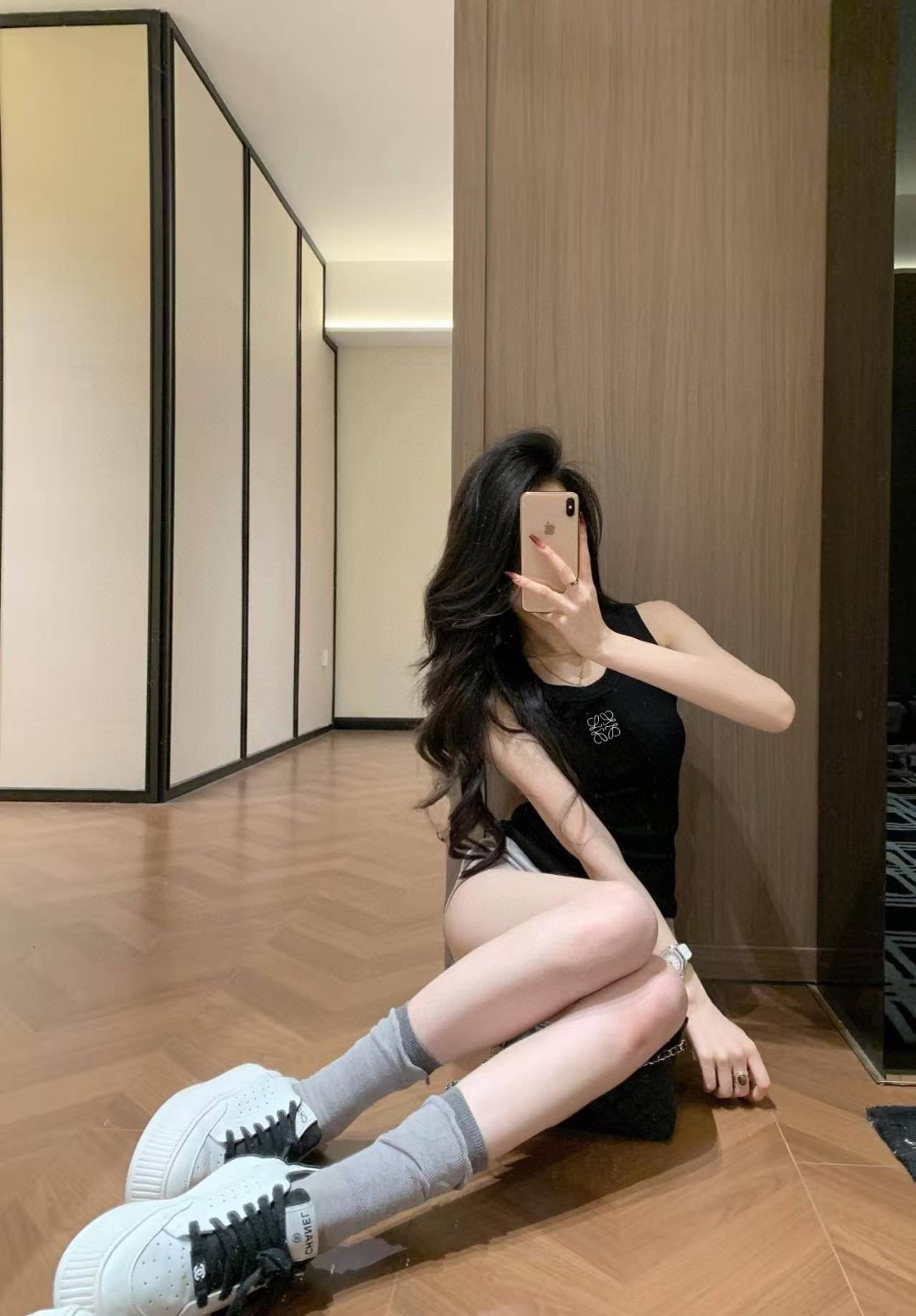 ✨Loew♡²⁶ss刺绣坑条背心 春夏穿搭的万能内搭神器 经典坑条针织面料 弹力拉满 胸口标志性Anag