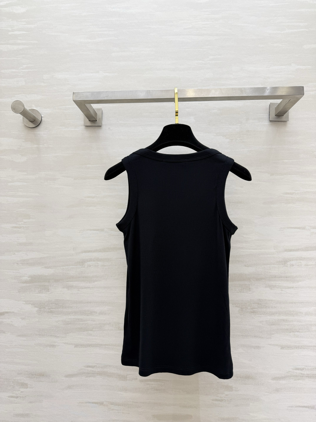 ✨Loew♡²⁶ss刺绣坑条背心 春夏穿搭的万能内搭神器 经典坑条针织面料 弹力拉满 胸口标志性Anag