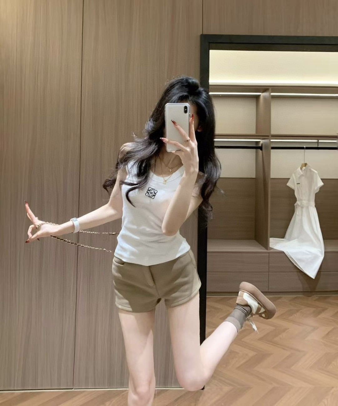 ✨Loew♡²⁶ss刺绣坑条背心 春夏穿搭的万能内搭神器 经典坑条针织面料 弹力拉满 胸口标志性Anag