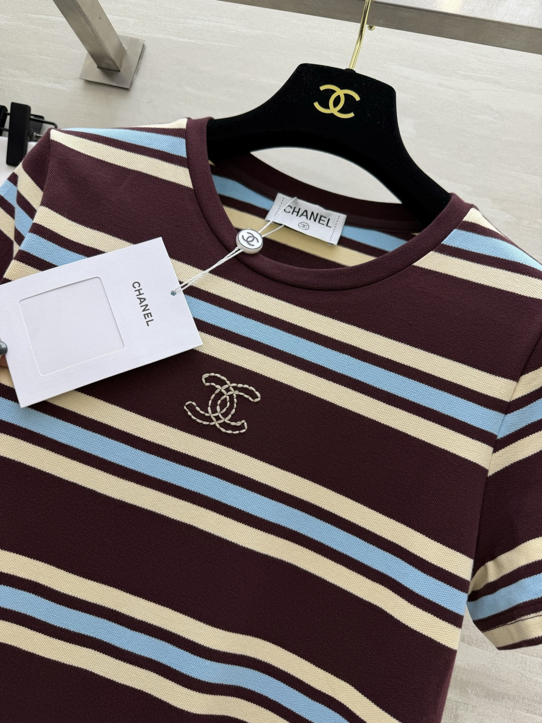 #Chane♡²⁶条纹T恤裙 懒人出门的高级感密码✨经典圆领 直筒H型剪裁 不挑身材！小双C刺绣低调显贵