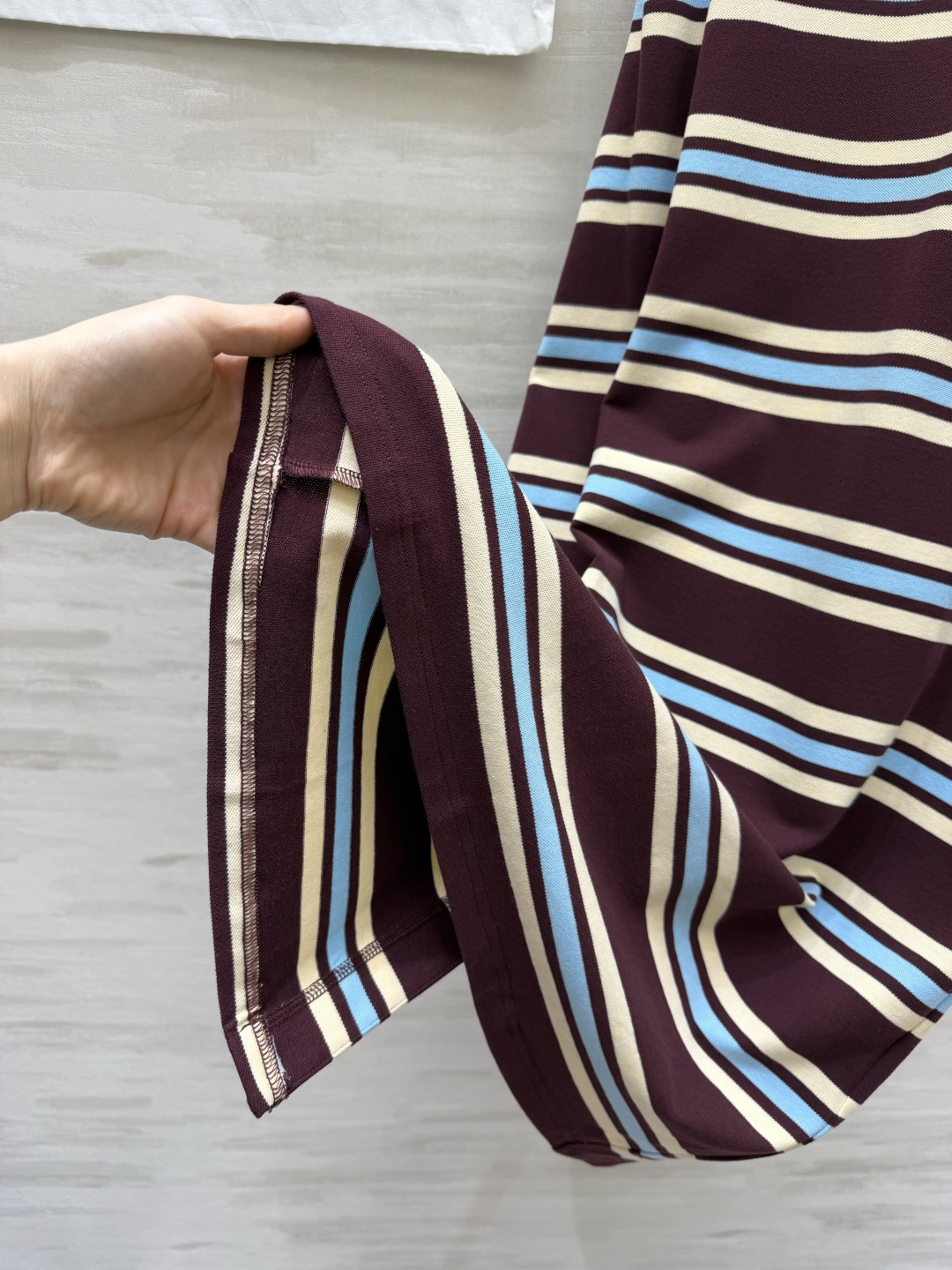 #Chane♡²⁶条纹T恤裙 懒人出门的高级感密码✨经典圆领 直筒H型剪裁 不挑身材！小双C刺绣低调显贵