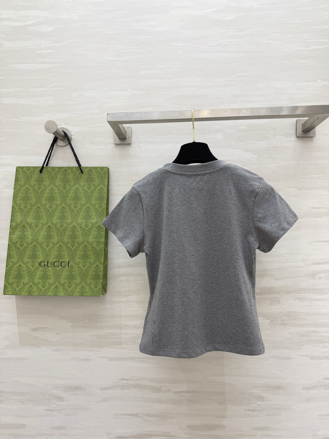 夏日的快乐，是Gucc♡²⁶小狗T给的🐾软乎乎的纯棉面料，上身超舒服一排可可爱爱的腊肠犬，瞬间戳中少女心