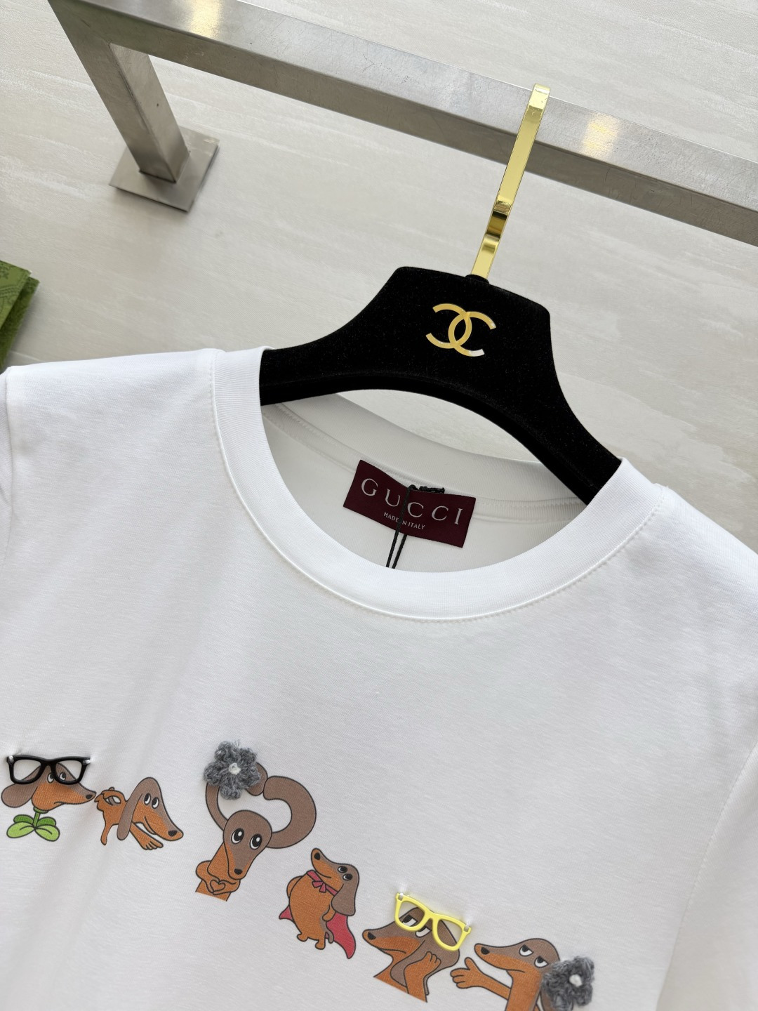 夏日的快乐，是Gucc♡²⁶小狗T给的🐾软乎乎的纯棉面料，上身超舒服一排可可爱爱的腊肠犬，瞬间戳中少女心